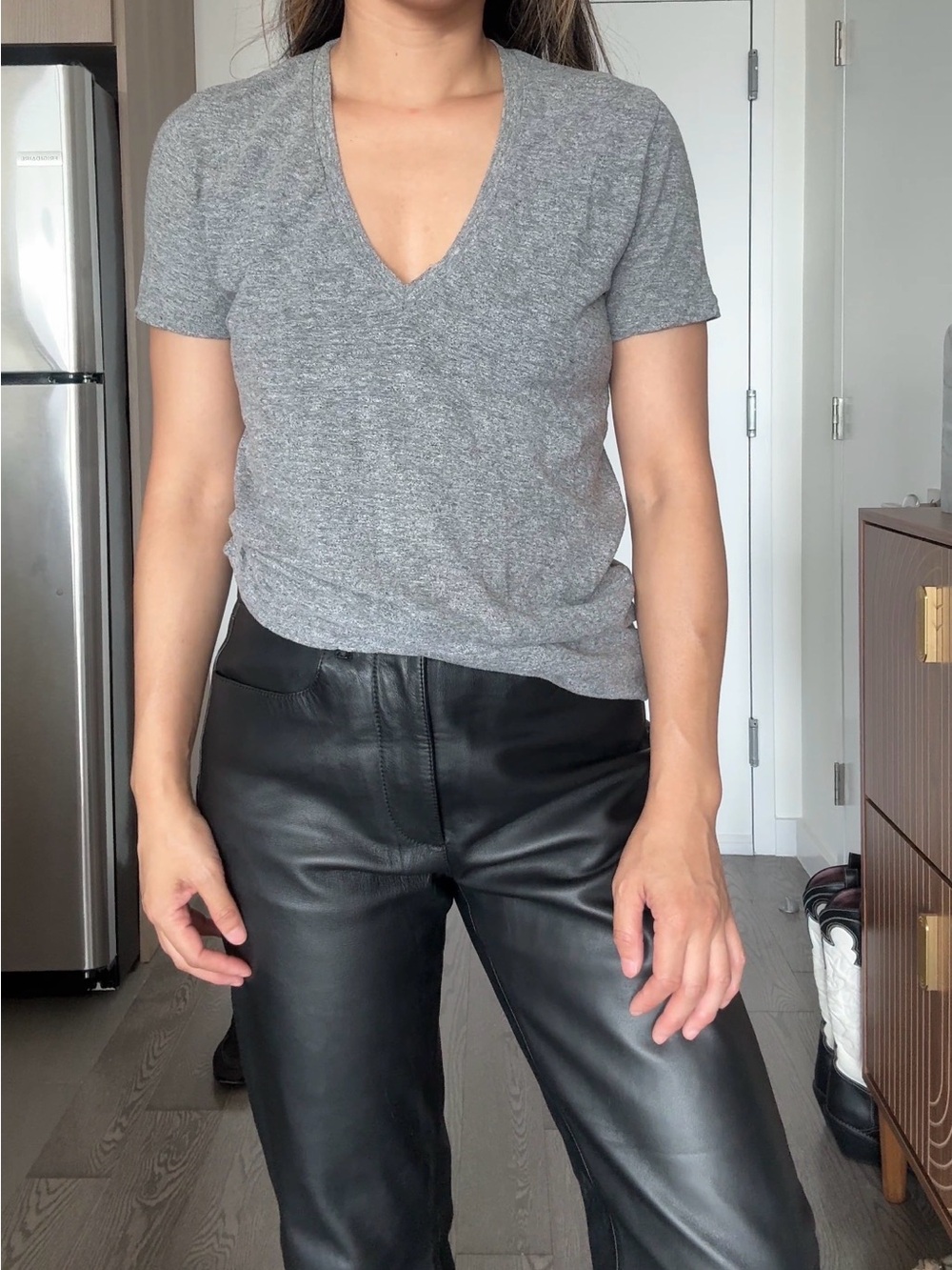Monrow Classic “Granite” Gray Deep V-Neck T-Shirt Size Small